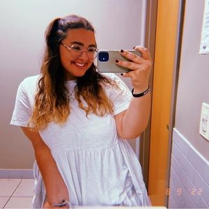 Meet your Posher, Becca